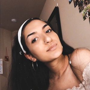 Meet your Posher, Noora